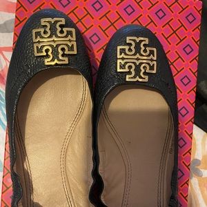 Black flats size 6 with elastic in the back